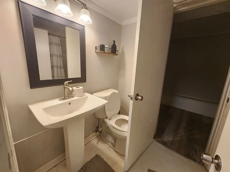 917 Oakview Ave — Photo 20