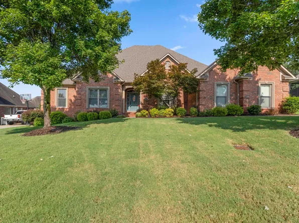 2205 Vermont St, Conway, AR 72034