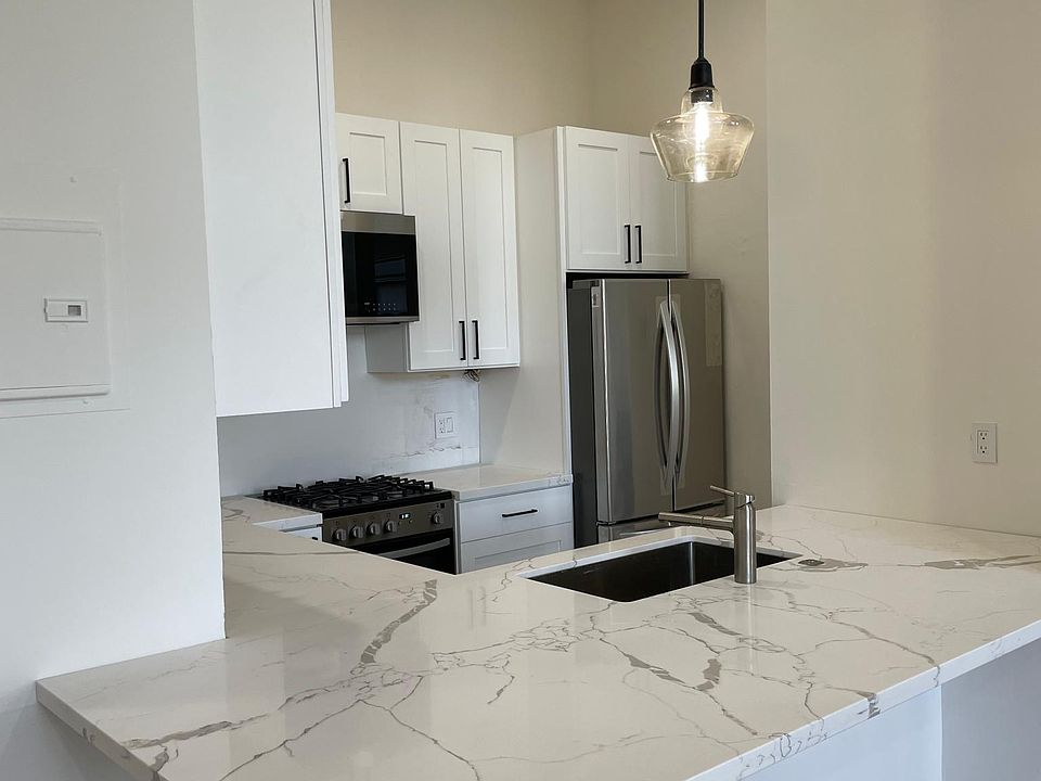 1st image of 2056 Vallejo St APT 4