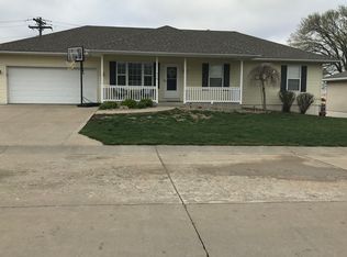 714 Harris Ln, Cameron, MO 64429