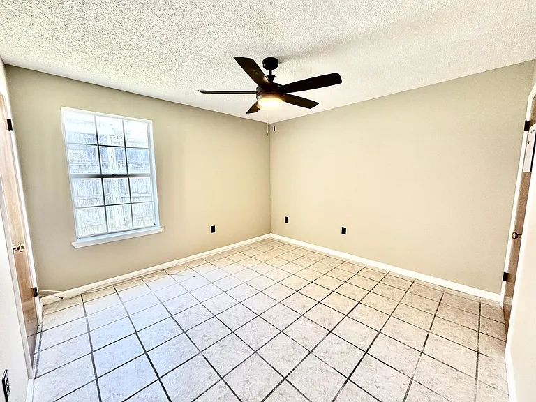 10734 Erin Vale Ave — Photo 13