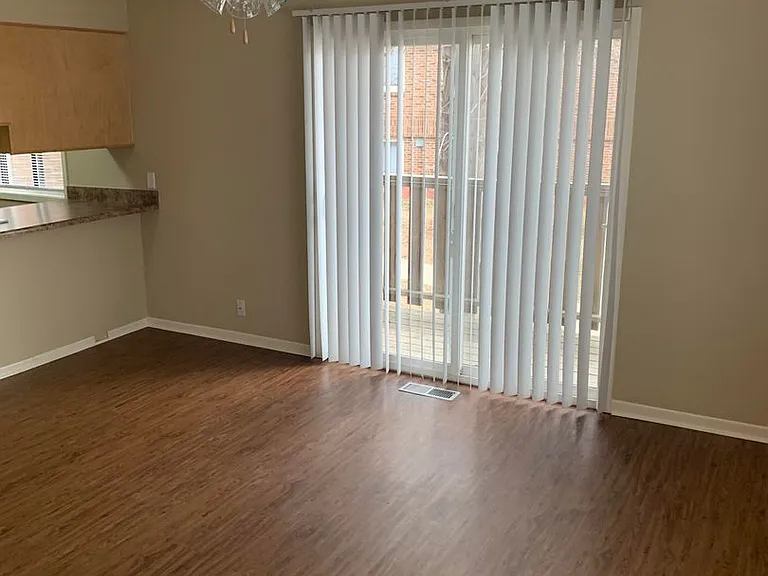 Superior Place Apartments — Photo 40