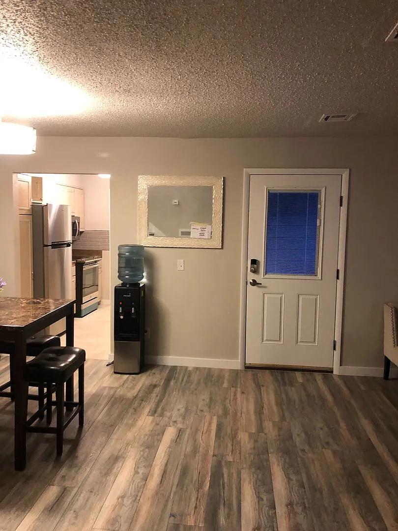 2 bed & 2 bath Condo. 2 car garage. — Photo 1