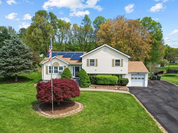 14 Canterbury Circle, Washingtonville, NY 10992