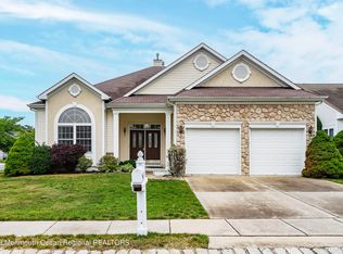 1 Sea Girt Ln, Waretown, NJ 08758