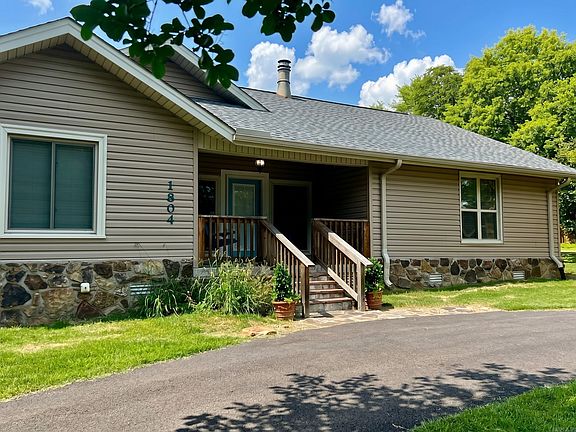 3rd image of 1804 Westgate Dr