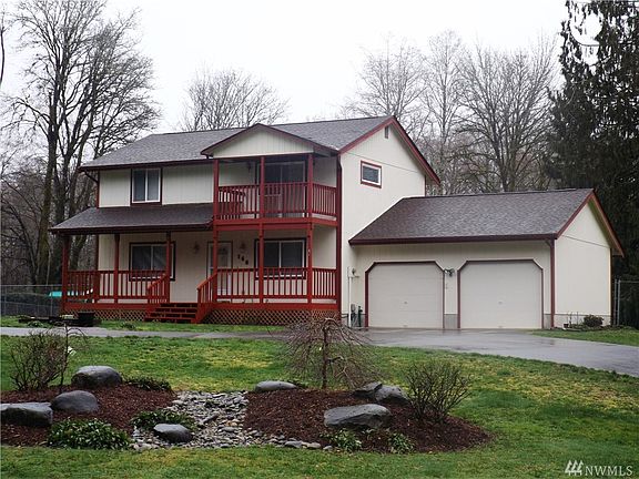 3rd image of 140 NE Maple Wood Ct