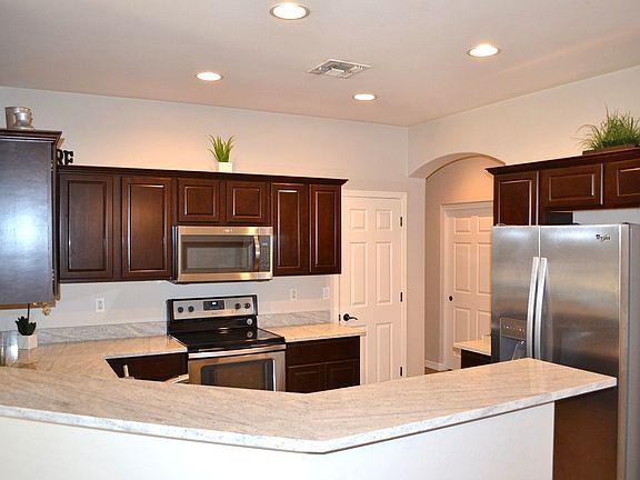4th image of 4931 W Magdalena Ln