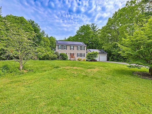 2nd image of 11 Brooke Haven Dr
