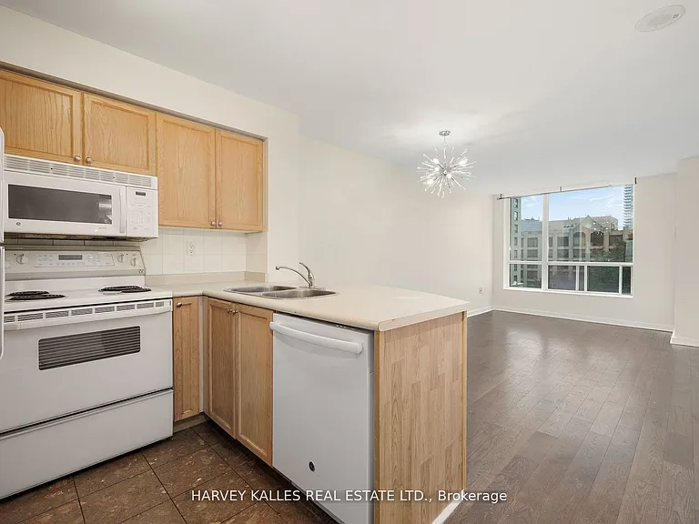 109 Front St E #512 — Photo 10