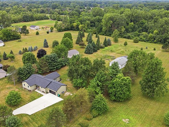 4th image of 45738 Bemis Rd