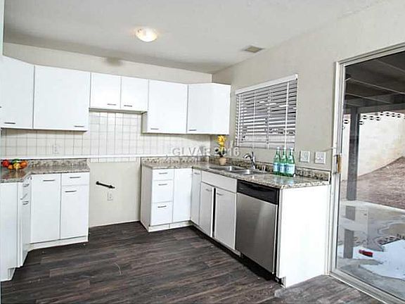 5th image of 1708 Neptune Dr