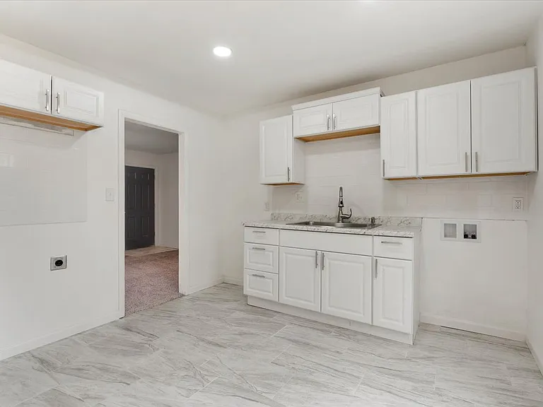 11312 Ditman Ave — Photo 5