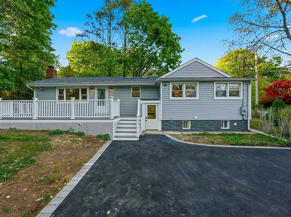 21 Newfoundland Ave, Huntington, NY 11743