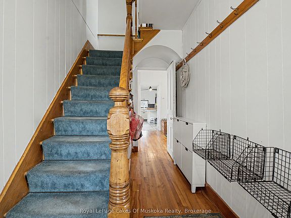 3rd image of 152 Main St