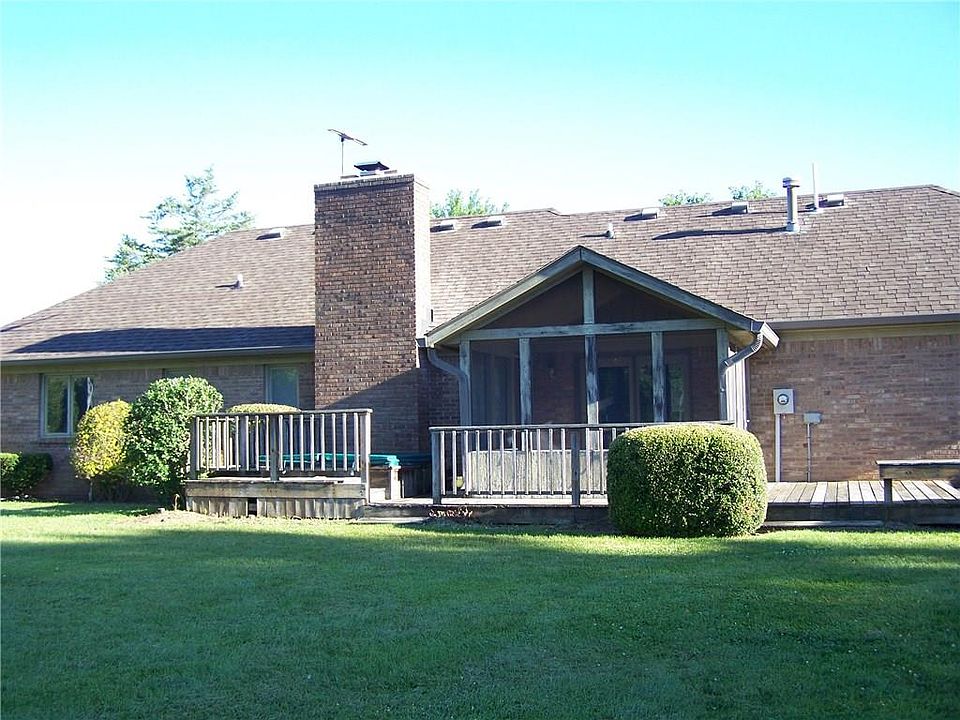 2nd image of 321 Pinnacle Ln