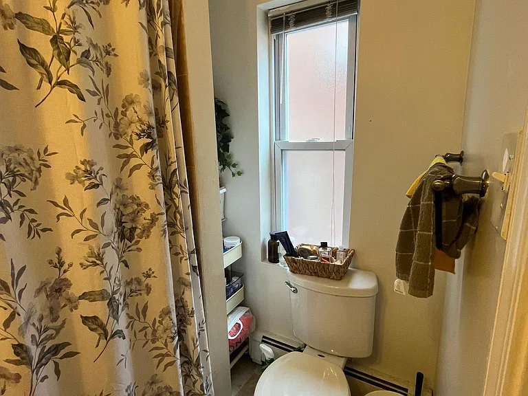 1520 Pine St #3R — Photo 9