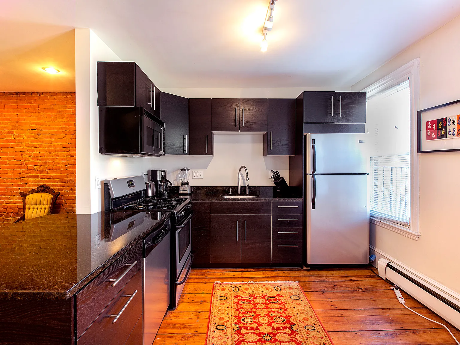 4 bed, 1350 sqft, $7,500 — Photo 3