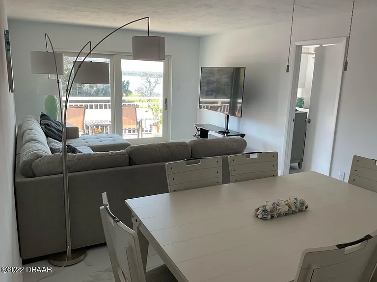 100 Silver Beach Ave #420 — Photo 6