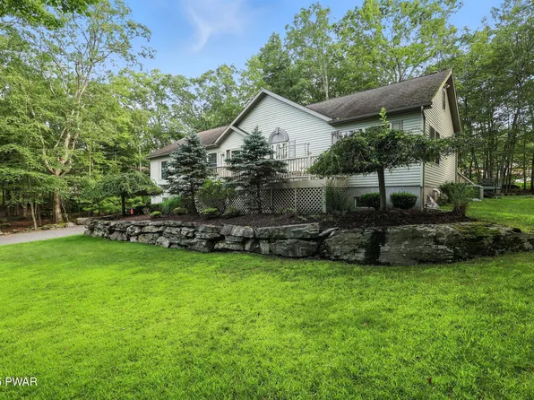 101 Seneca Ct, Milford, PA 18337