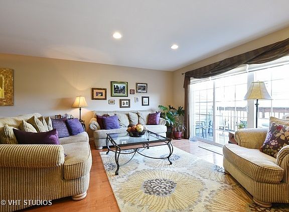 2nd image of 453 W Fairview Cir