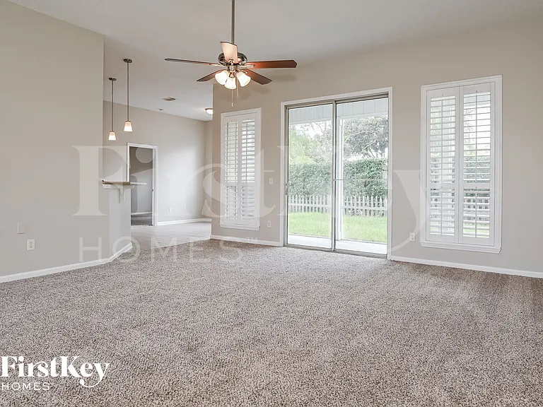 2352 Longmont Dr — Photo 4