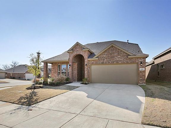 2nd image of 2136 Lake Pine Dr