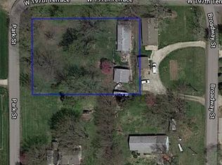 319 Delaware St, Stilwell, KS 66085