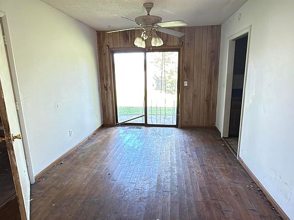 4th image of 102 Stable Dr