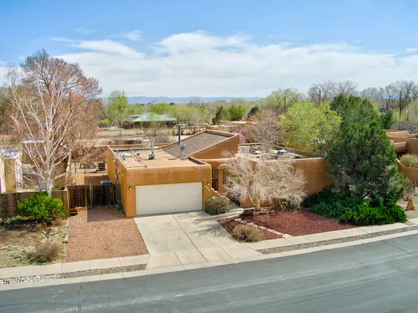 4412 De La Cruz NW, Albuquerque, NM 87107