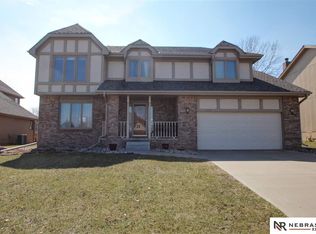 16607 Holmes St, Omaha, NE 68135