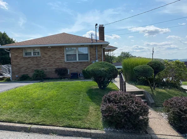 1515 Oak St, Greensburg, PA 15601