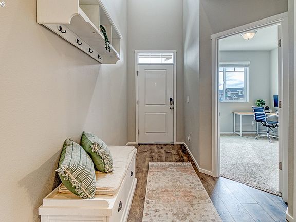 4th image of 61593 SE Lorenzo Dr
