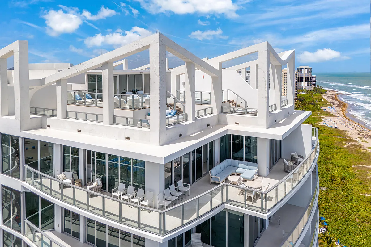 Building Photo - 3100 N Ocean Dr #HPH3