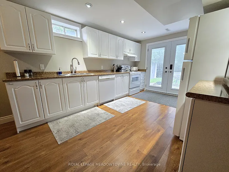 154 Maple St #BASEMENT — Photo 6