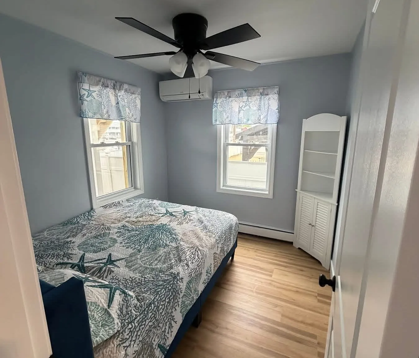 4 bed, 1102 sqft, $3,200 — Photo 4