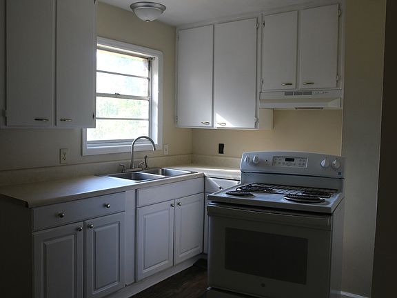 3rd image of 1404 W Lincoln Ave