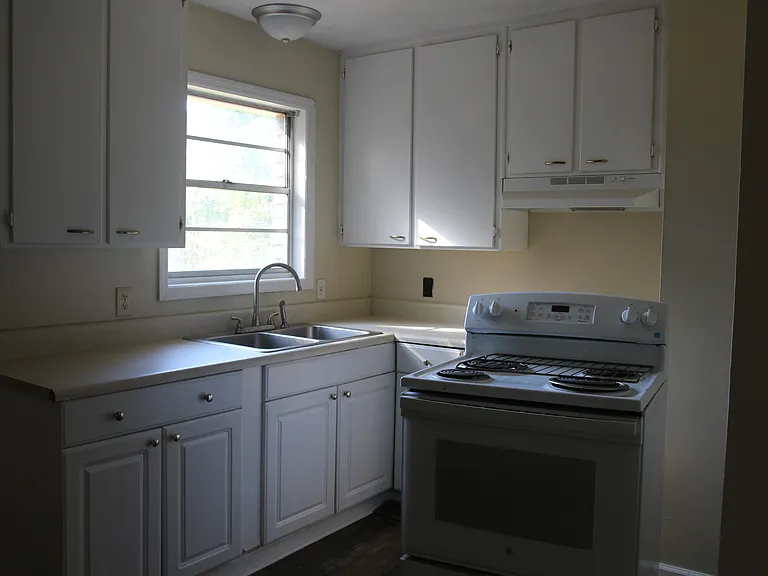 1404 W Lincoln Ave — Photo 10