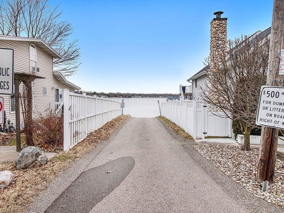 1st image of 2608 Lake Shore Dr