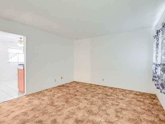 4th image of 10304 Shoshone St