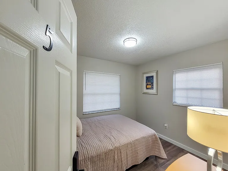 NE 11th Pl — Photo 1