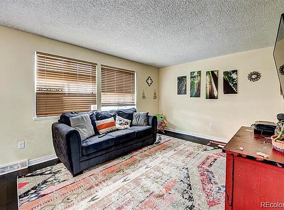 3rd image of 5 Evergreen St