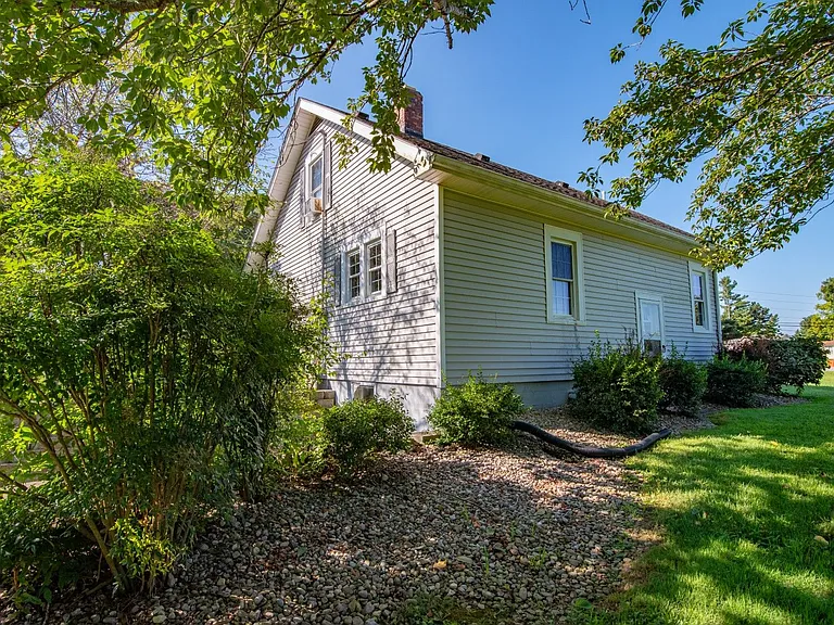 1231 Crume Rd — Photo 8