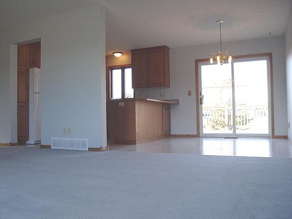 4th image of 1311 Skyline Dr NE