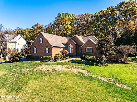 3rd image of 510 Cypress Dr