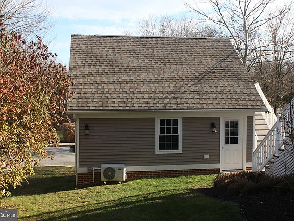 4th image of 471 Braceland Dr