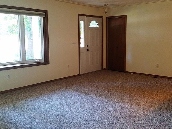 3rd image of 5749 Tipperary Cres