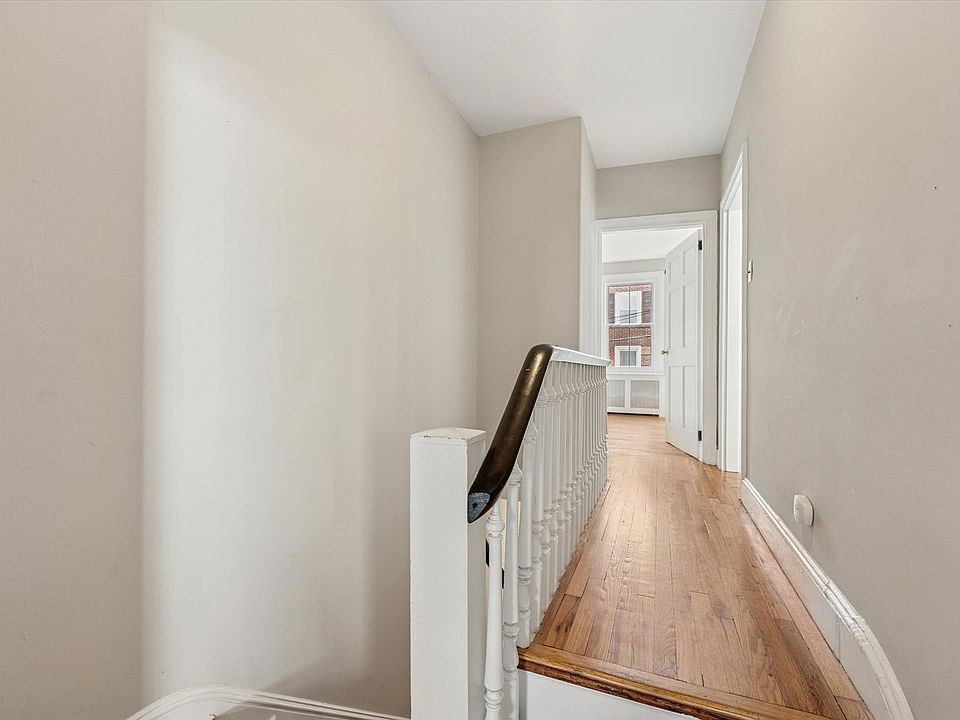 1st image of 19 S New St #2