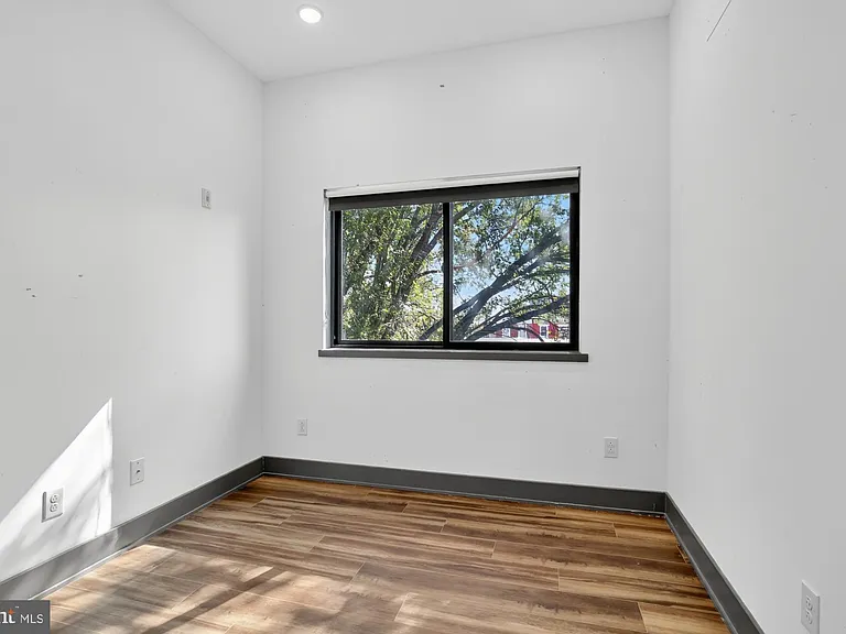 1935 E Hazzard St #303 — Photo 13
