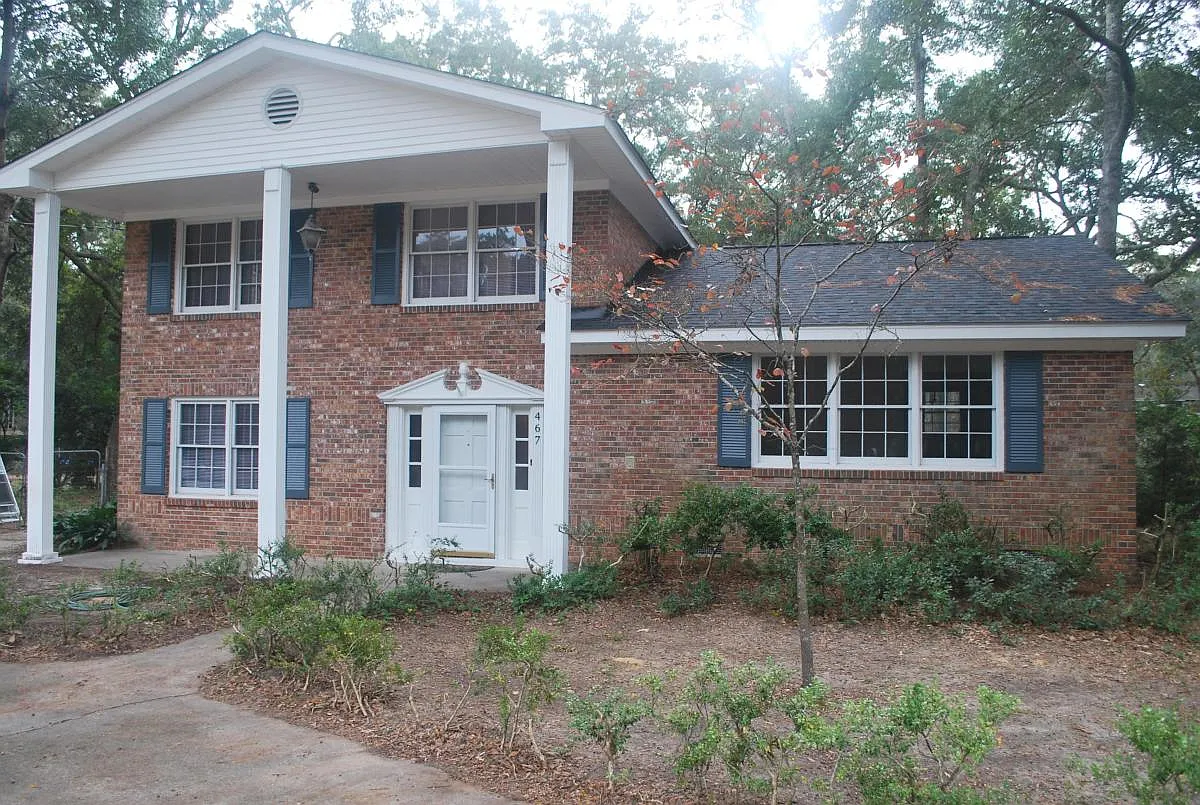 Building Photo - 467 Wade Hampton Dr